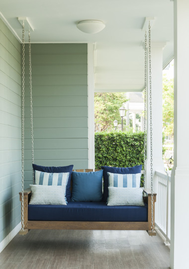 老式的擺動(dòng)和藍(lán)色的枕頭