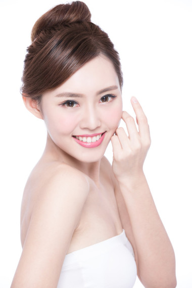 美丽的女人笑着 图片