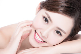 亚洲有魅力的女人微笑 图片