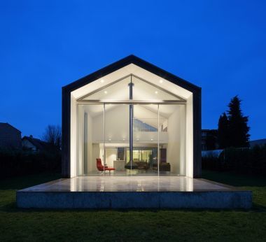 一個(gè)現(xiàn)代的房子的內(nèi)部