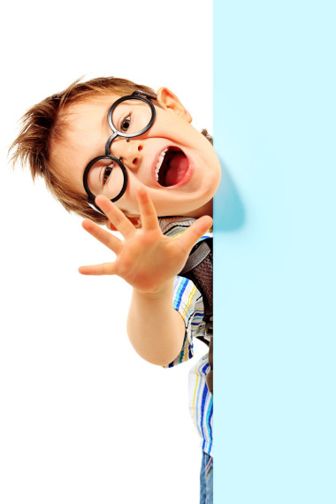 研究的男孩圖片