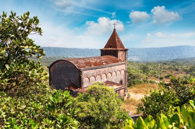 废弃的基督教教堂,柏莫尼旺国家公园,贡布,柬埔寨波哥山上 废弃的基督教教堂,柏莫尼旺国家公园,贡布,柬埔寨波哥山上
