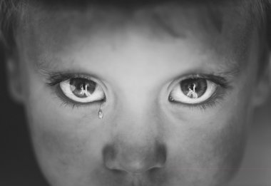 眼睛特写小男孩