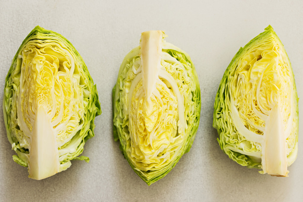 刚收获春甘蓝图片 刚收获春甘蓝图片