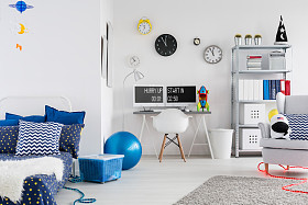 卧室充满了空间的口音图片