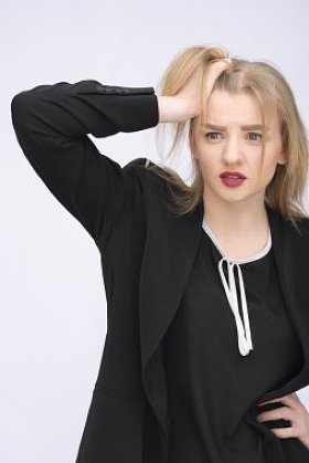 患头痛的女商人图片