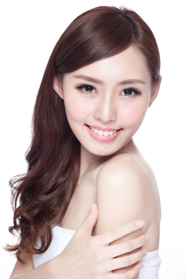 美麗女人帶迷人的微笑