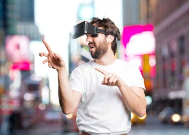 虚拟眼镜的疯老头照片 虚拟眼镜的疯老头照片