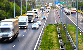 在波兰的四车道控制访问公路图片