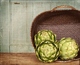 男子使用层压地板