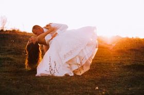 幸福的新娘和新郎