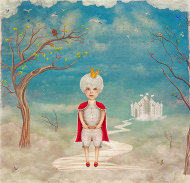 在美麗的天空城堡附近橋上的小王子 