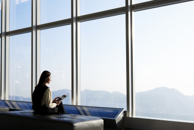 使用數(shù)字平板電腦的業(yè)務(wù)工作者