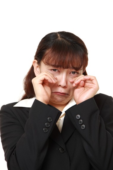 亚裔女子和鳄鱼的眼泪图片