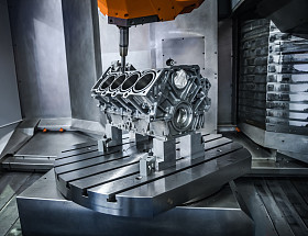 金属加工数控铣床.照片