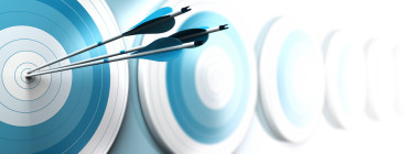 目標(biāo)和三支射中中心的箭