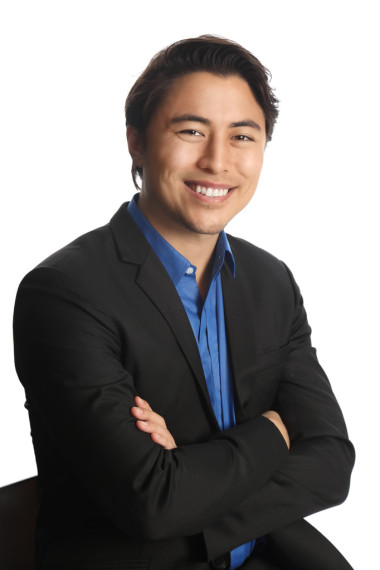 坐下来的商人图片