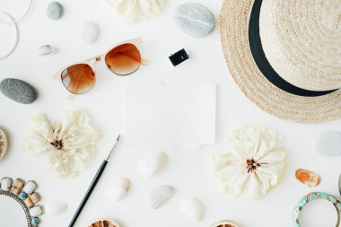 用稻草空空白紙