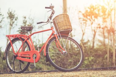 在海景紅日本風(fēng)格經(jīng)典自行車(chē)點(diǎn)