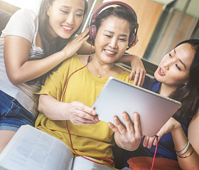 美丽的亚洲家庭