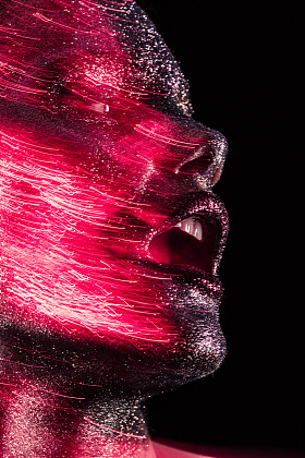 美与红色闪光图片