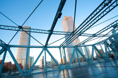 在中国天津艾恩历史性解放布里奇