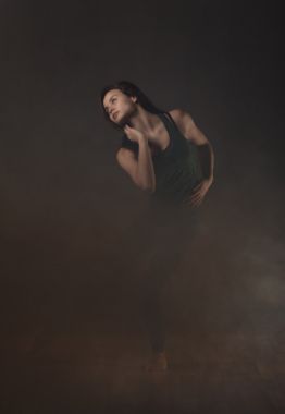 年輕漂亮的舞者