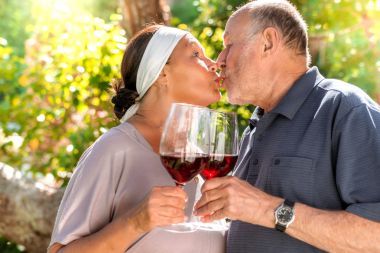 紅酒對浪漫的情侶