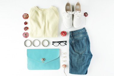 平躺的女性對象照片