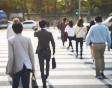業(yè)務(wù)人走上街頭市區(qū)市 圖片