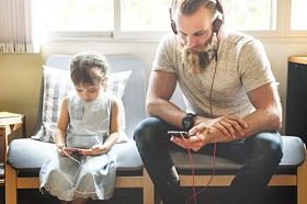 赶时髦的人父亲与女儿照片