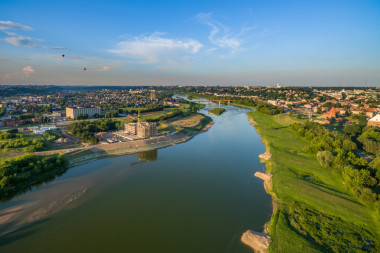 立陶宛考納斯的夏天日落景色