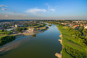 立陶宛考纳斯的夏天日落景色