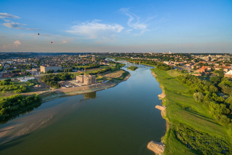 立陶宛考納斯的夏天日落景色