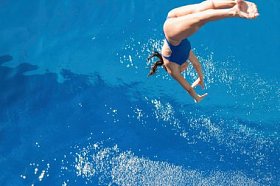 女子跳水从高点