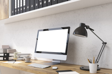 白色監(jiān)視器在辦公室特寫