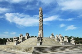 雕塑组成巨石照片