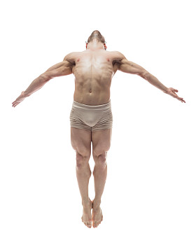 在工作室的舞者图片