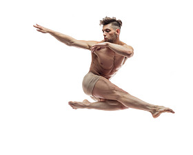 在工作室的舞者