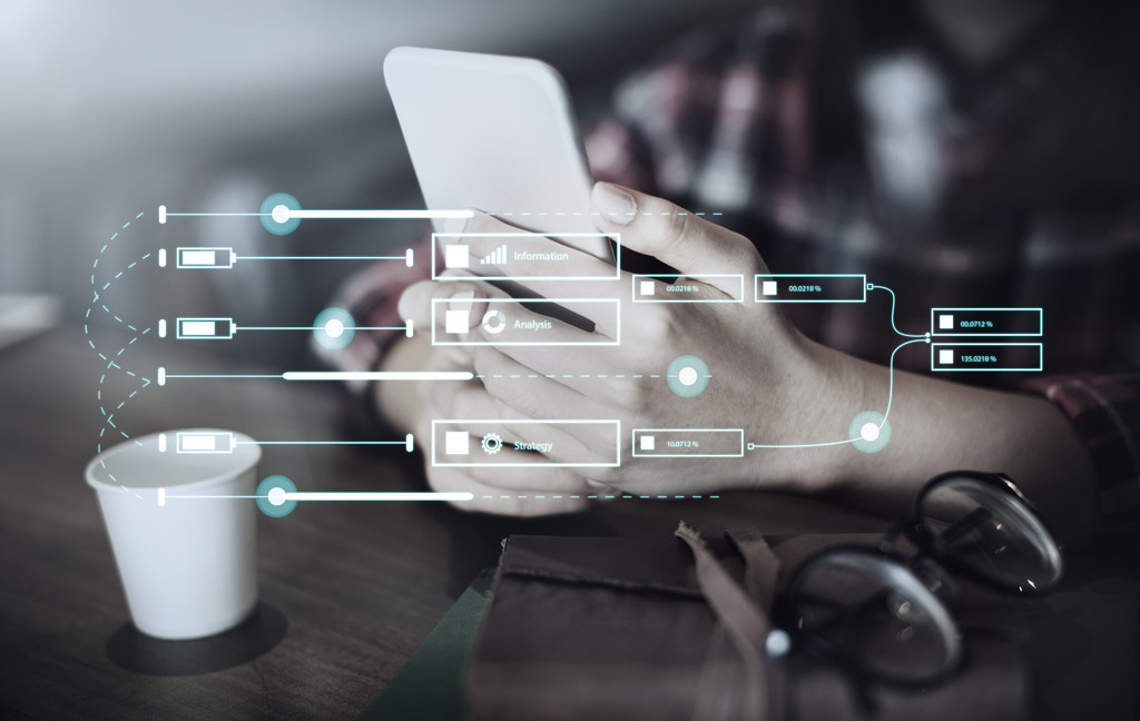 女人控股智能手机图片 女人控股智能手机图片