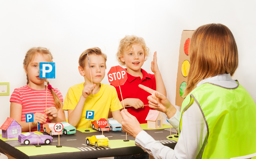 教一堂课的女指导员图片