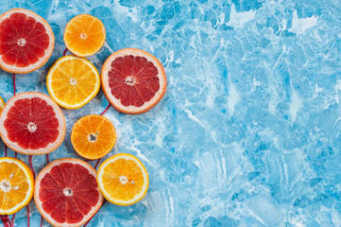 橙、 橘子和葡萄柚在一起作為氣球