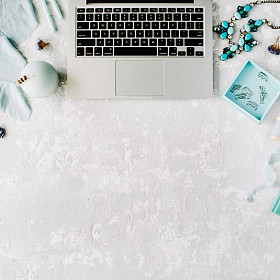 舒适的办公桌空间表