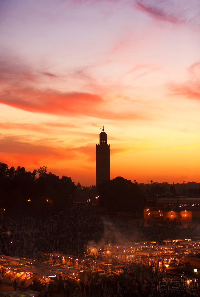 jema el fna 廣場(chǎng)與庫(kù)圖比亞清真寺在馬拉喀
