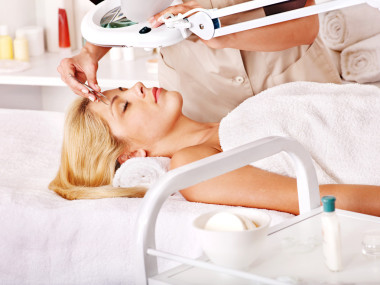 tweezing 由美容師眉