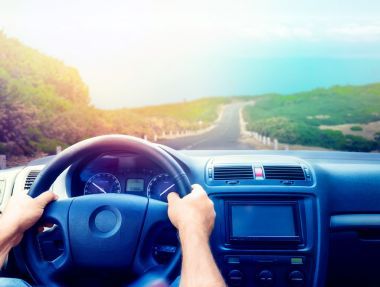 開車的那個人