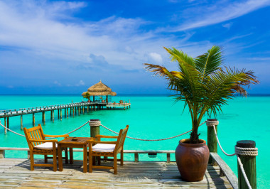 海灘上的咖啡店圖片