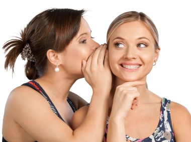 女孩朋友說話或低語圖片