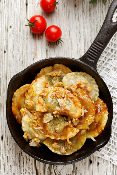 鑄鐵煎鍋烤的餃子