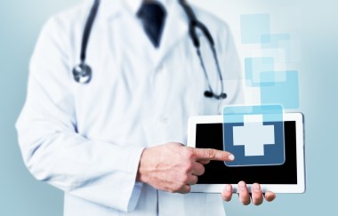 使用 tablet pc 的醫(yī)生